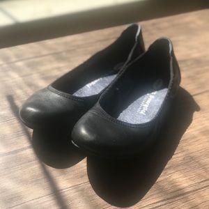 Black Dr. Scholl’s flats 9.5